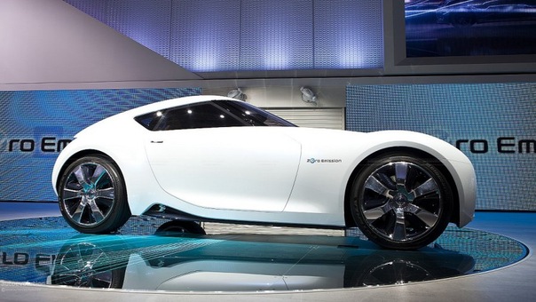 Компания Nissan презентовала концепт купе Esflow